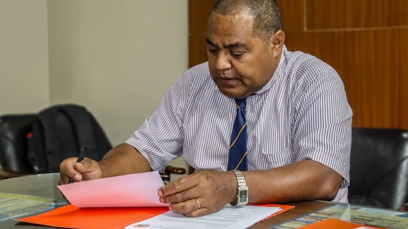 Notice Period Guide for UK Employers: Statutory & Contractual